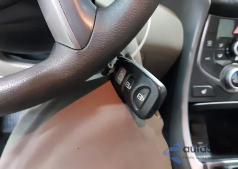 2014 Hyundai Elantra Se z USA, uszkodzony, nr VIN 5NPDH4AE0EH538168